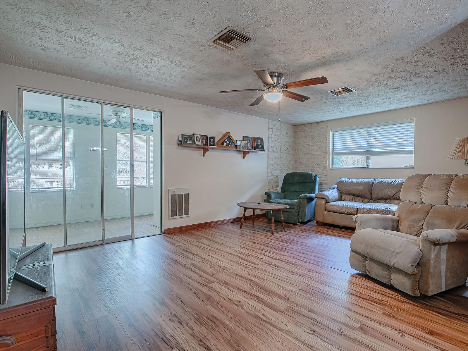 853 CR 484, LAKE PANASOFFKEE, FL, 33538