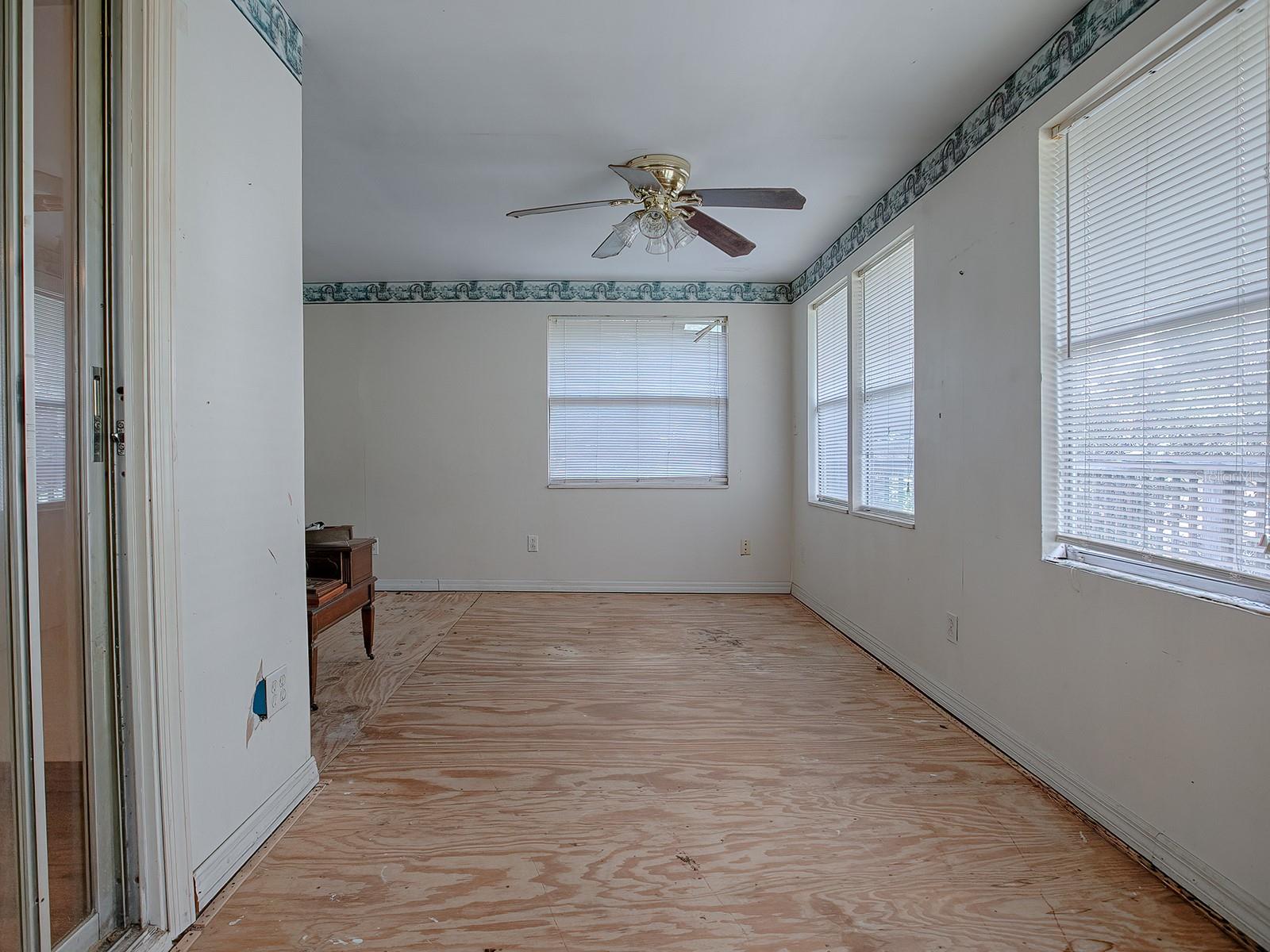 853 CR 484, LAKE PANASOFFKEE, FL, 33538
