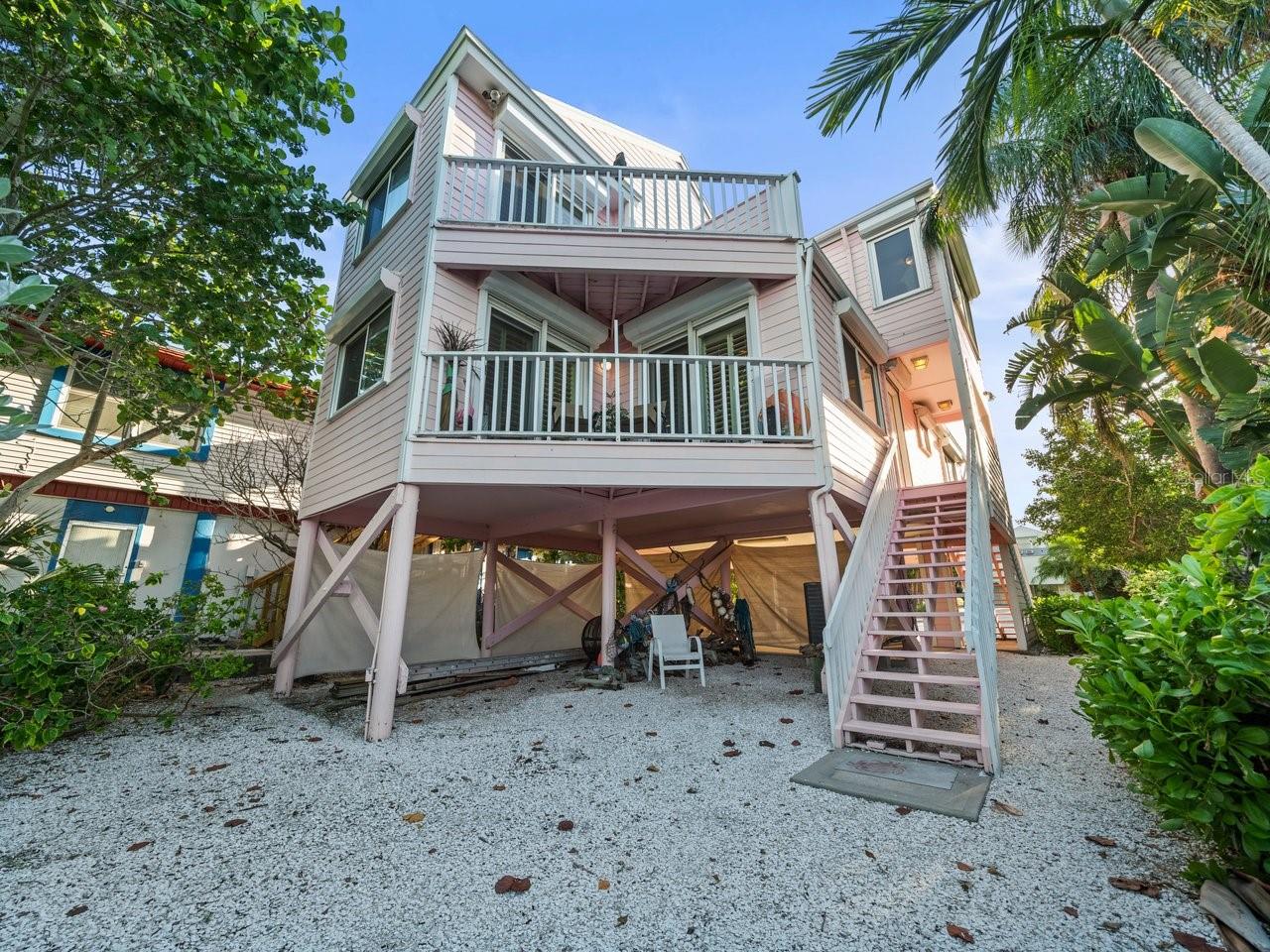 U8251980 Property Photo