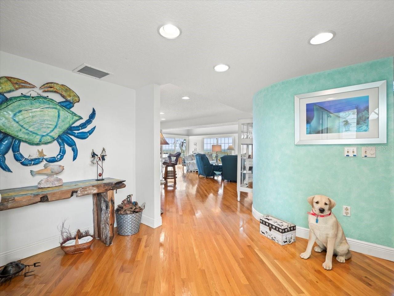 U8251980 Property Photo