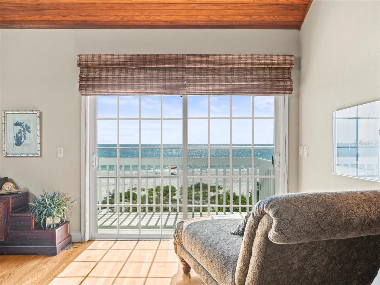 U8251980 Property Photo