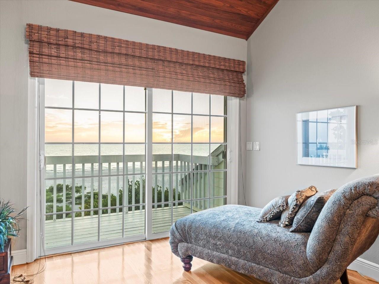 U8251980 Property Photo