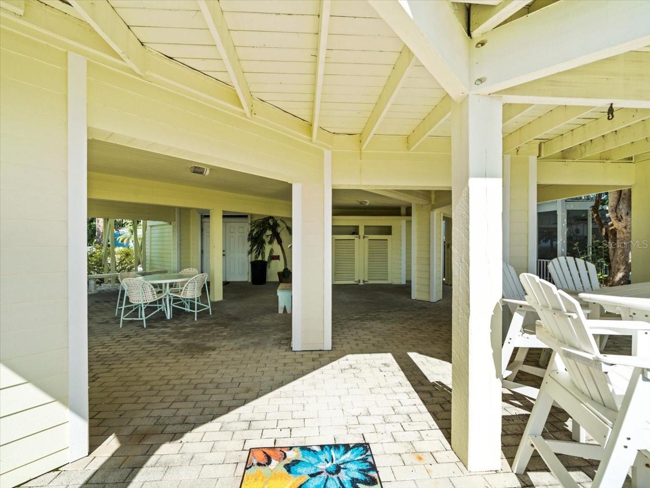 U8251980 Property Photo