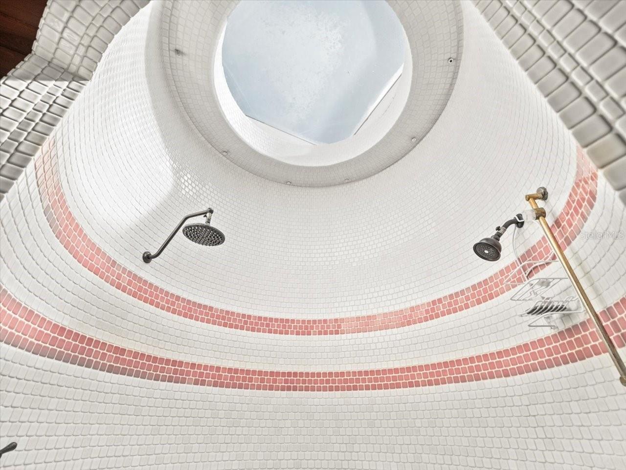 U8251980 Property Photo