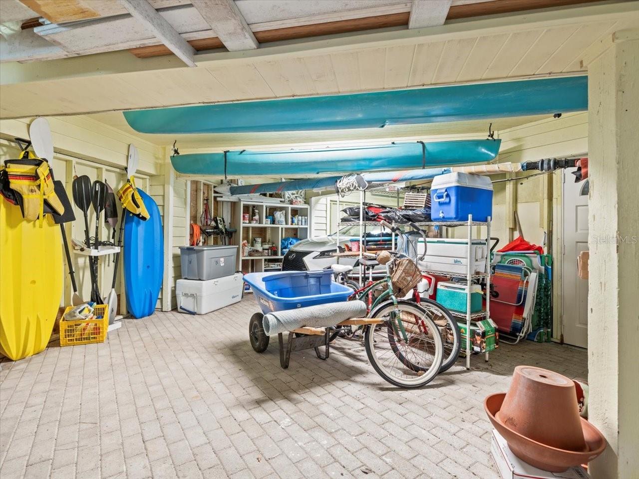 U8251980 Property Photo