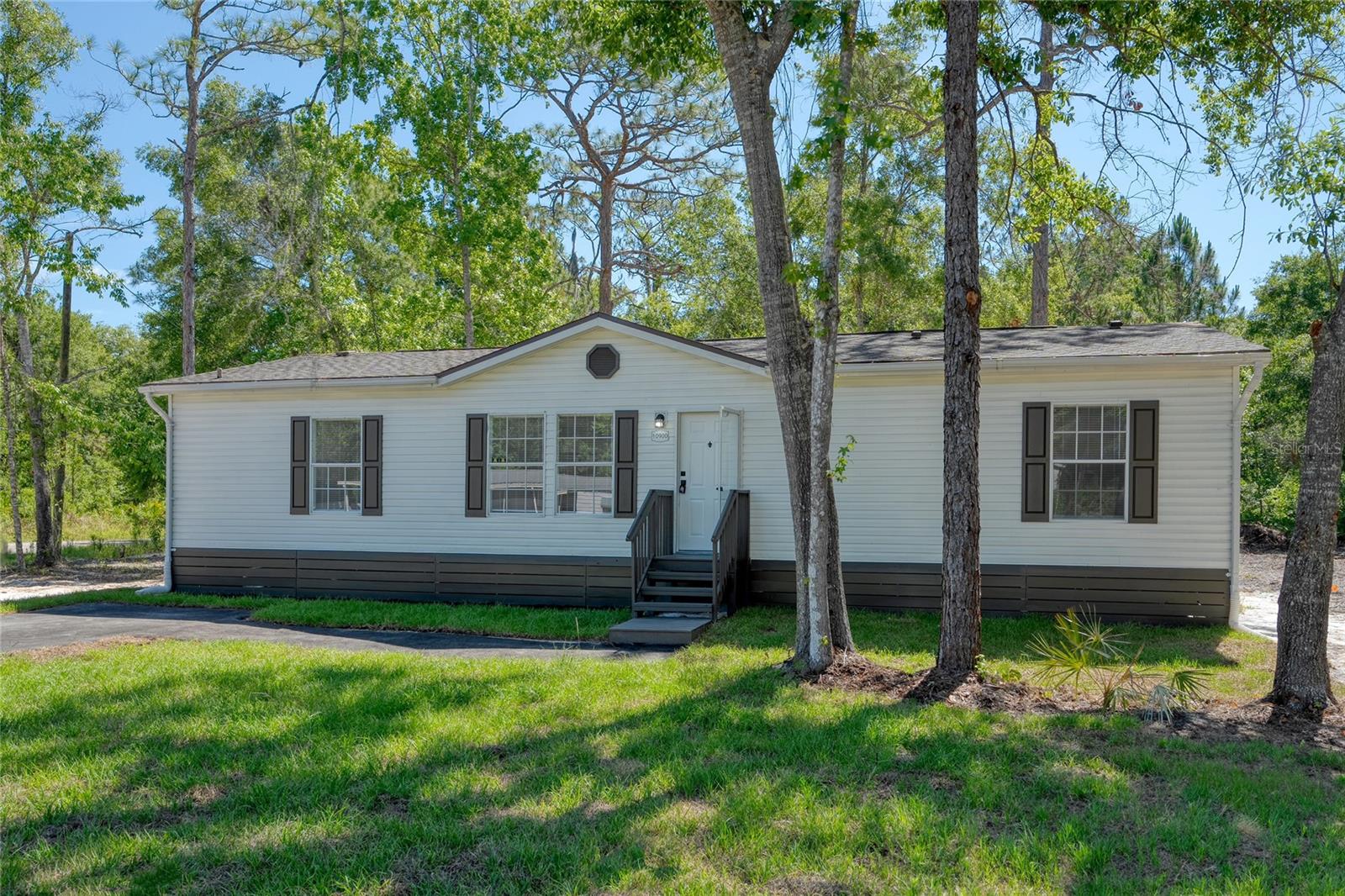 10900 LAKE DR, NEW PORT RICHEY, FL, 34654