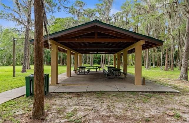 10900 LAKE DR, NEW PORT RICHEY, FL, 34654