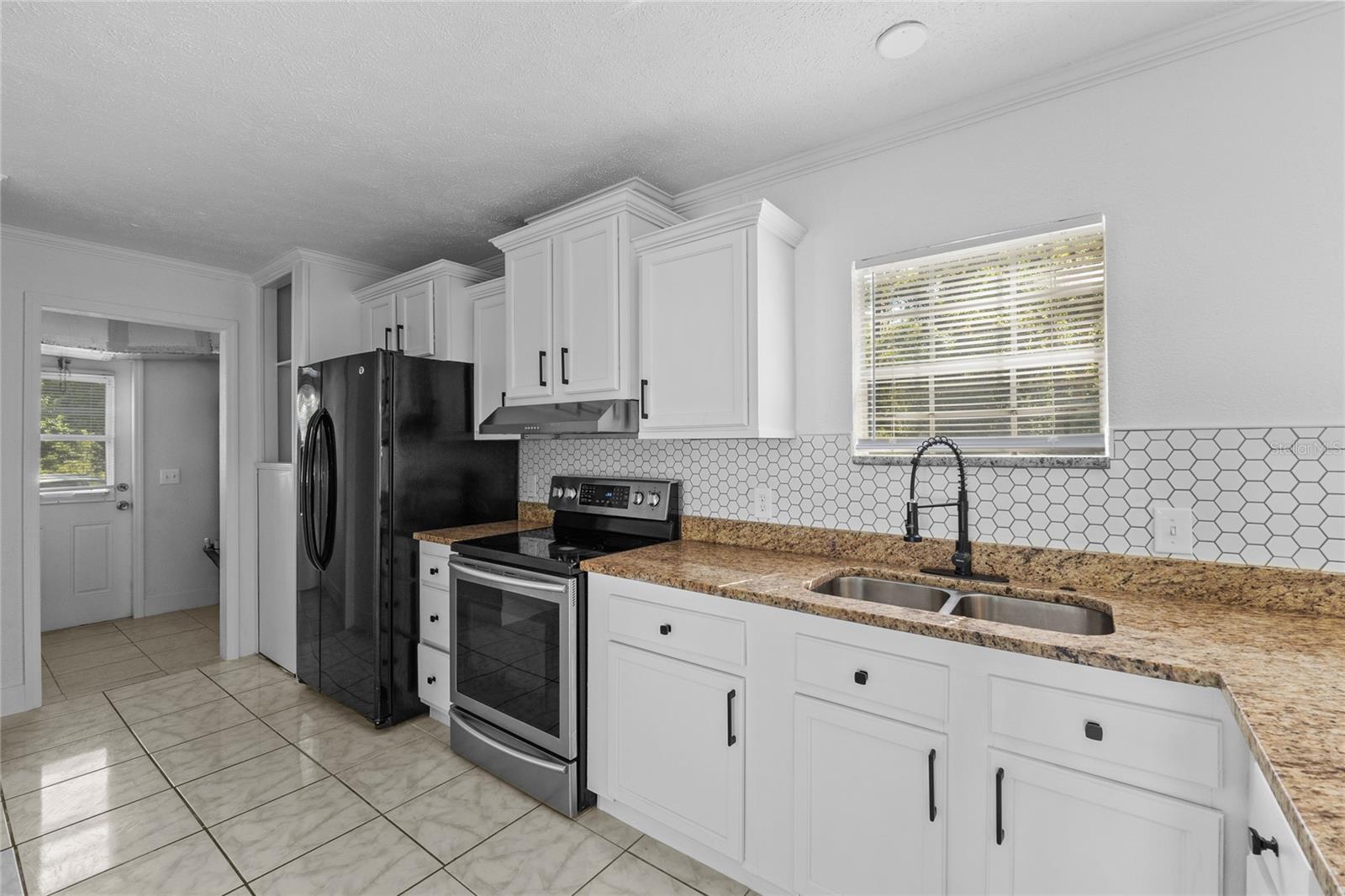 10900 LAKE DR, NEW PORT RICHEY, FL, 34654