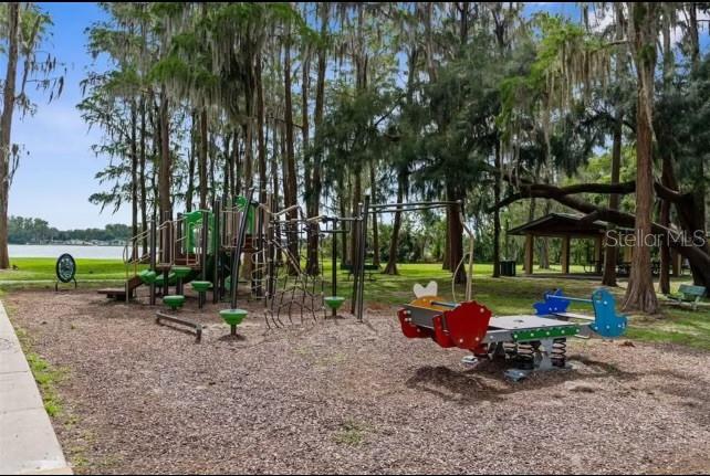 10900 LAKE DR, NEW PORT RICHEY, FL, 34654