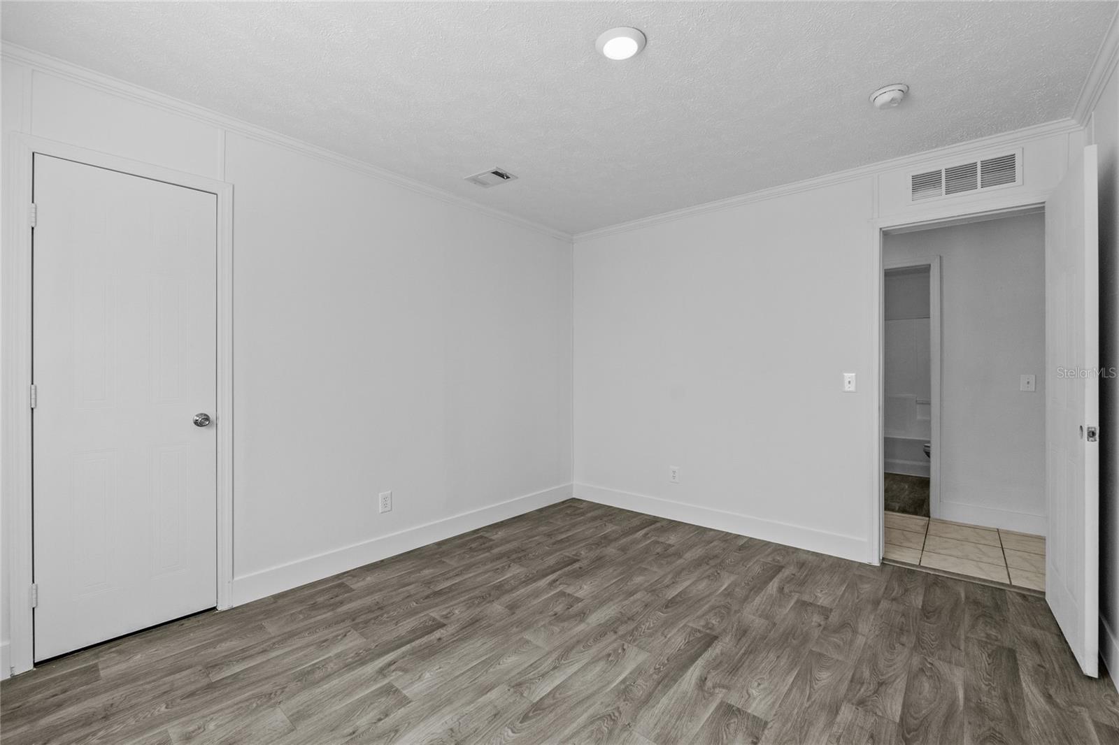 10900 LAKE DR, NEW PORT RICHEY, FL, 34654