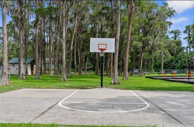 10900 LAKE DR, NEW PORT RICHEY, FL, 34654