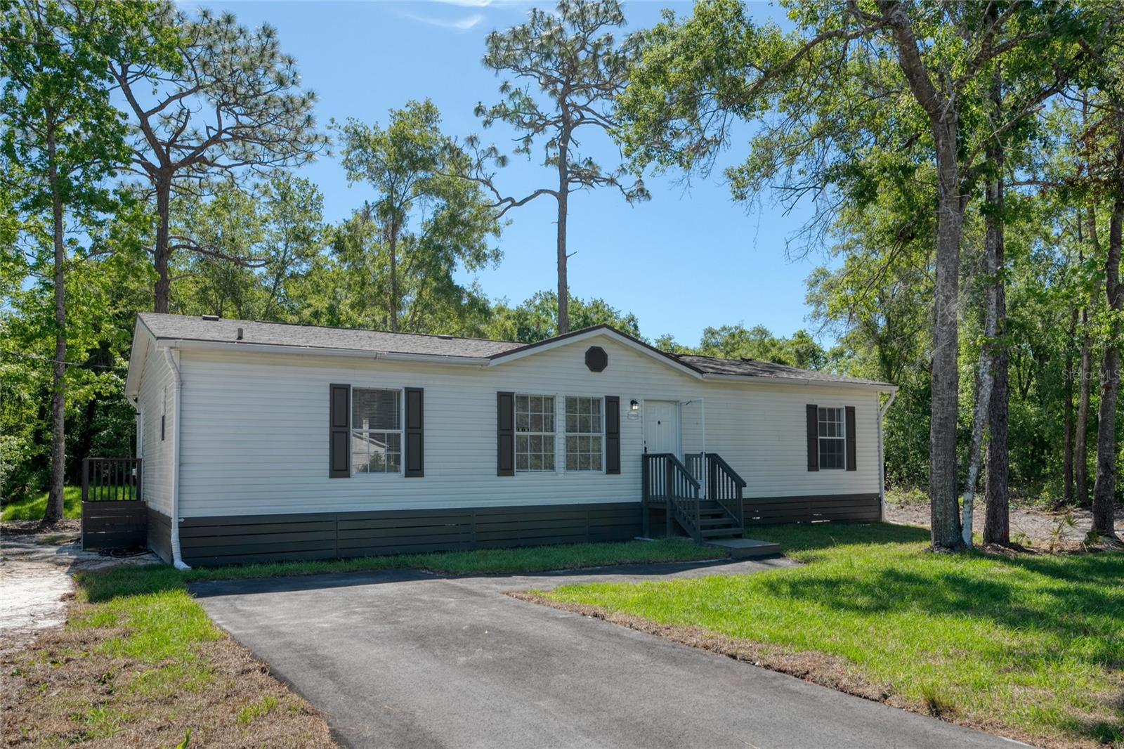 10900 LAKE DR, NEW PORT RICHEY, FL, 34654