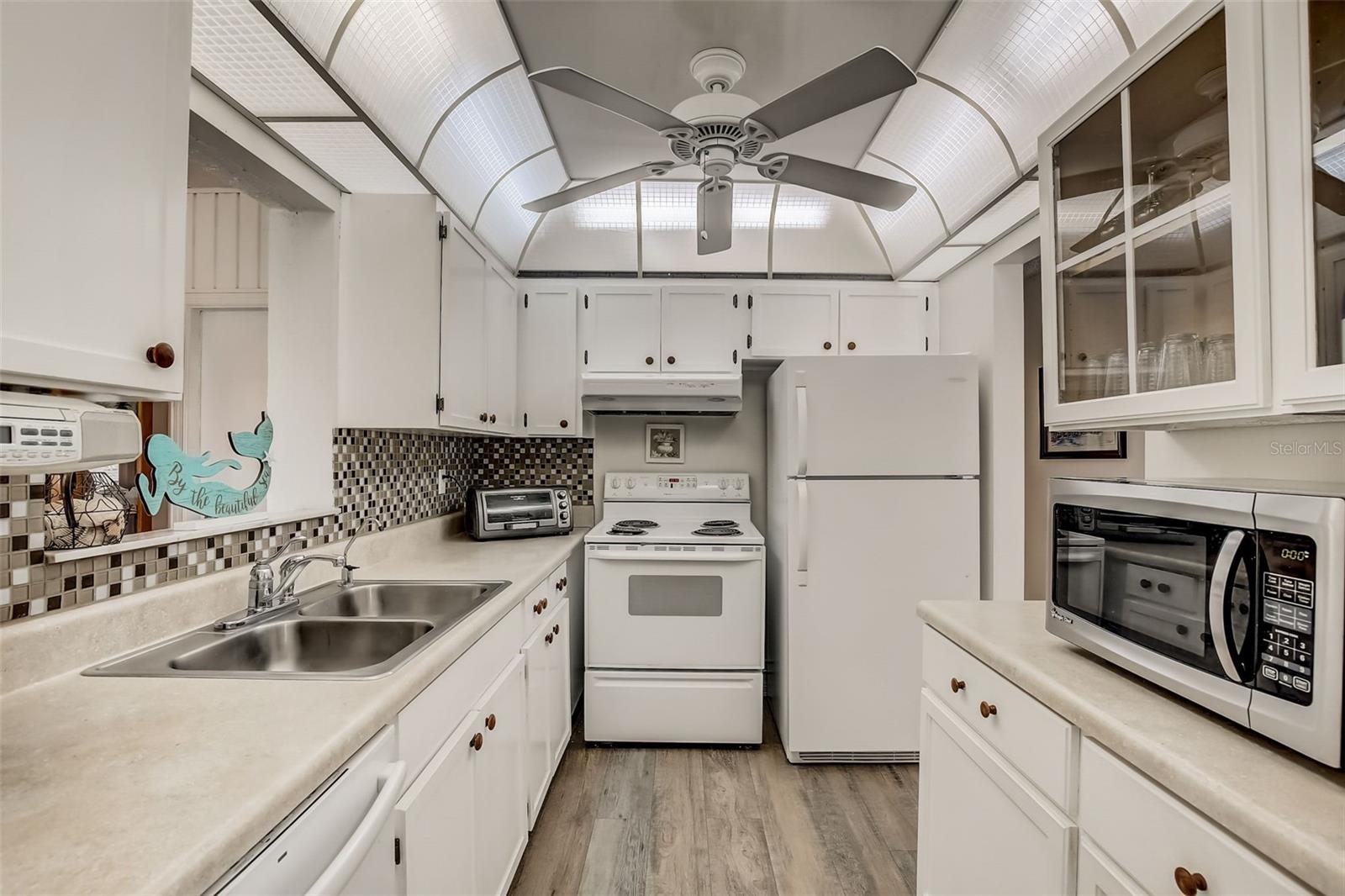 2344 GLENMORE CIR, SUN CITY CENTER, FL, 33573