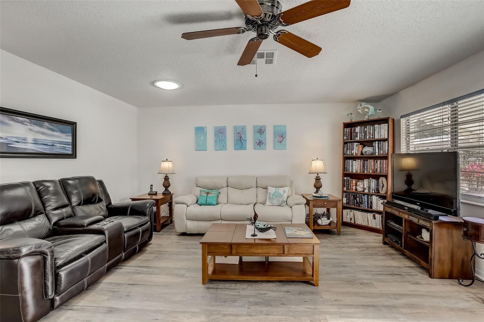 2344 GLENMORE CIR, SUN CITY CENTER, FL, 33573