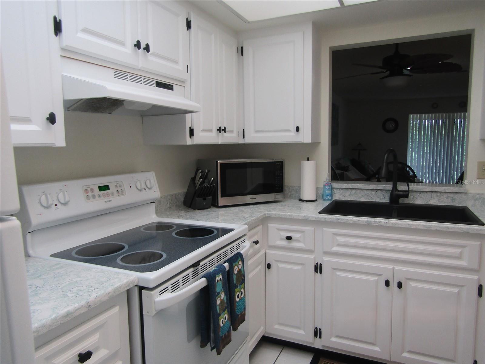 7050 W COUNTRY CLUB DR N #10-A, SARASOTA, FL, 34243