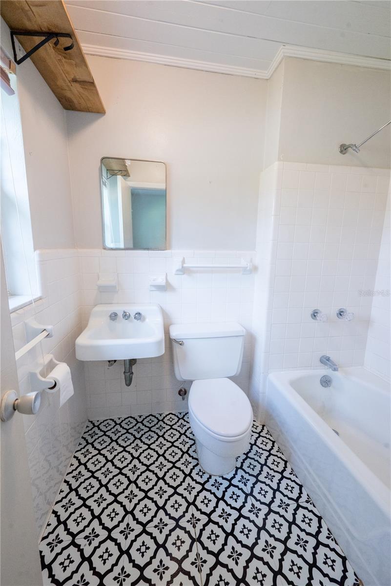 1525 E CALL ST, STARKE, FL, 32091