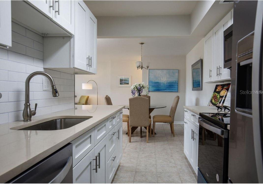 10355 PARADISE BLVD #211, TREASURE ISLAND, FL, 33706