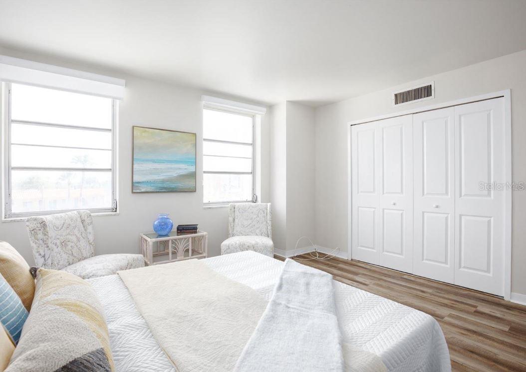 10355 PARADISE BLVD #211, TREASURE ISLAND, FL, 33706