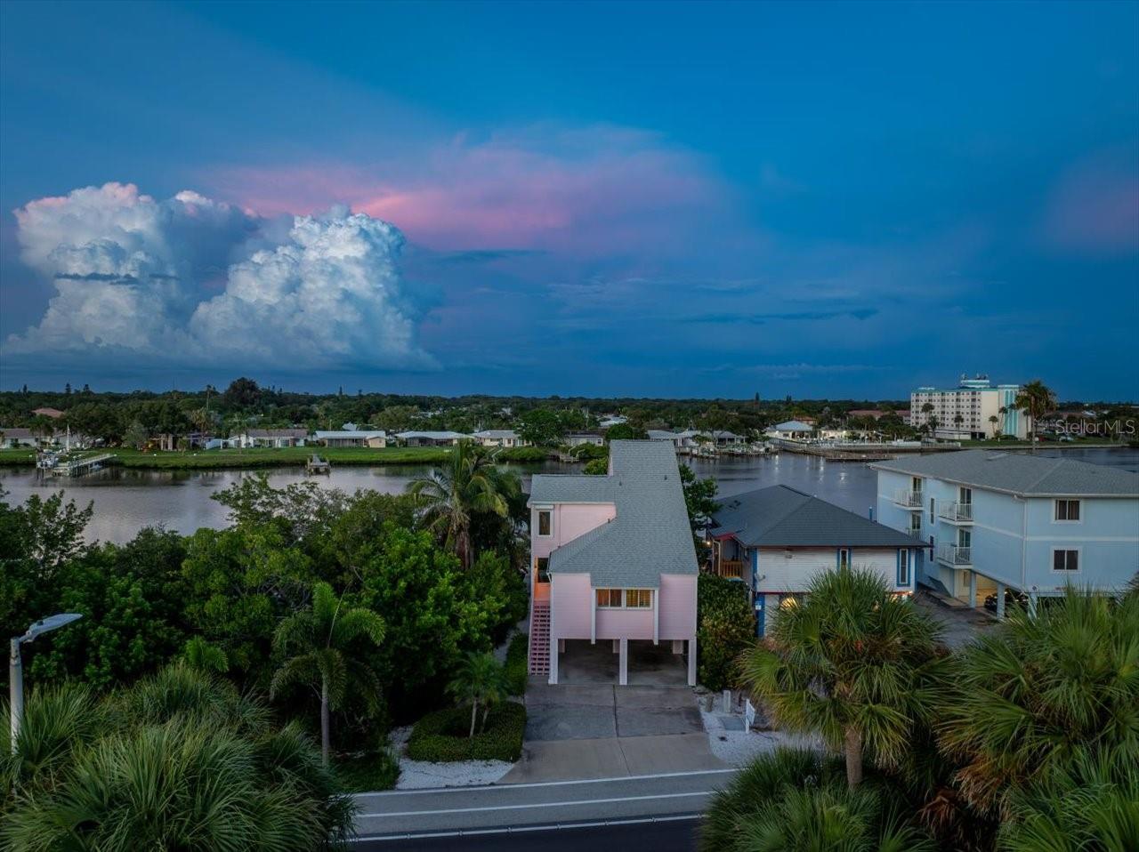 U8252027 Property Photo