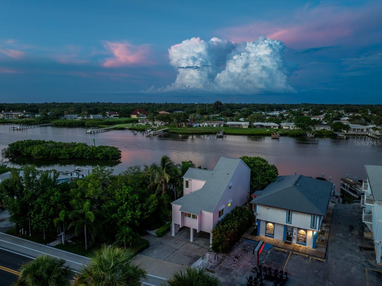 U8252027 Property Photo