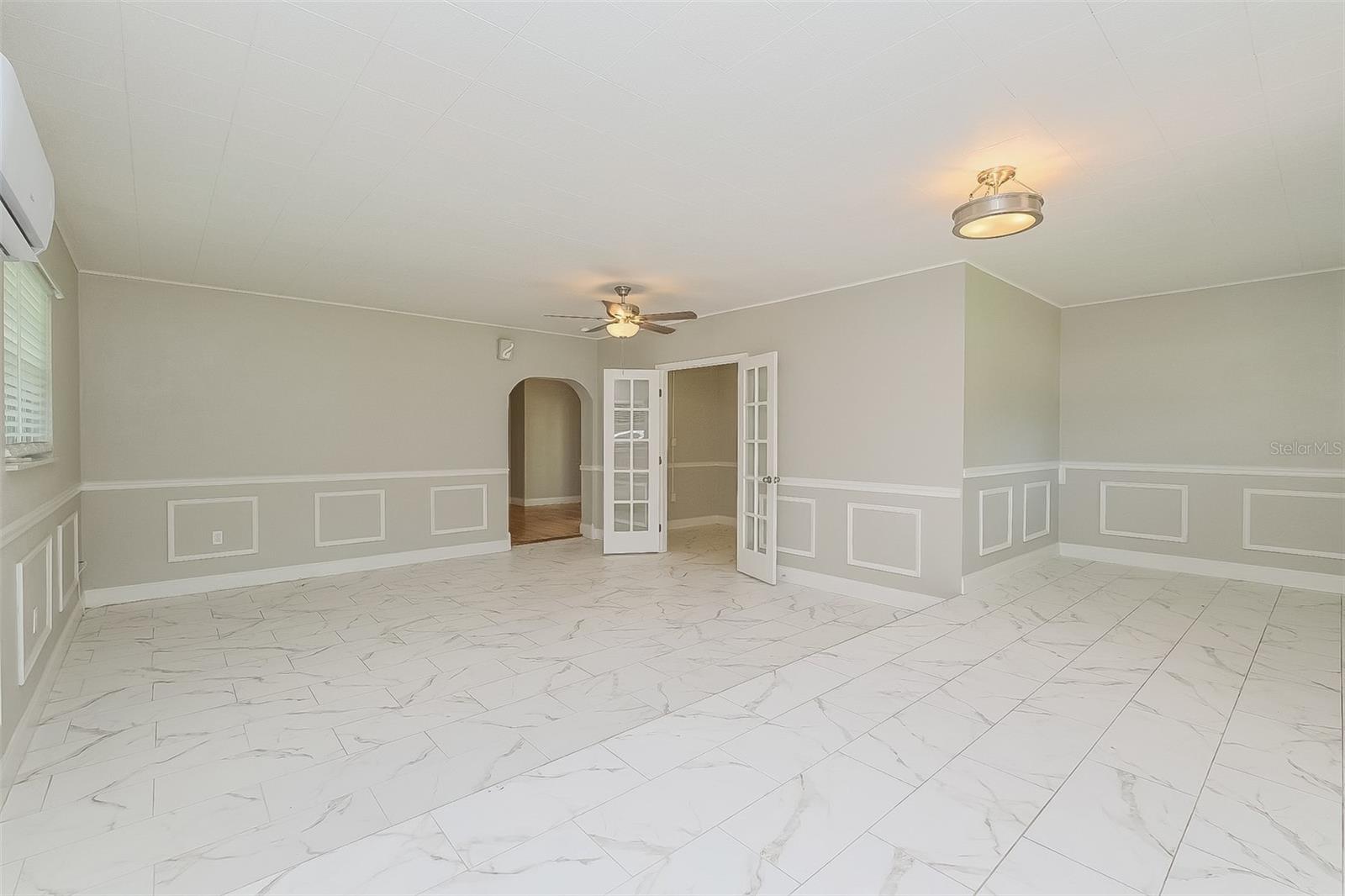 1415 E HENRY AVE, TAMPA, FL, 33604