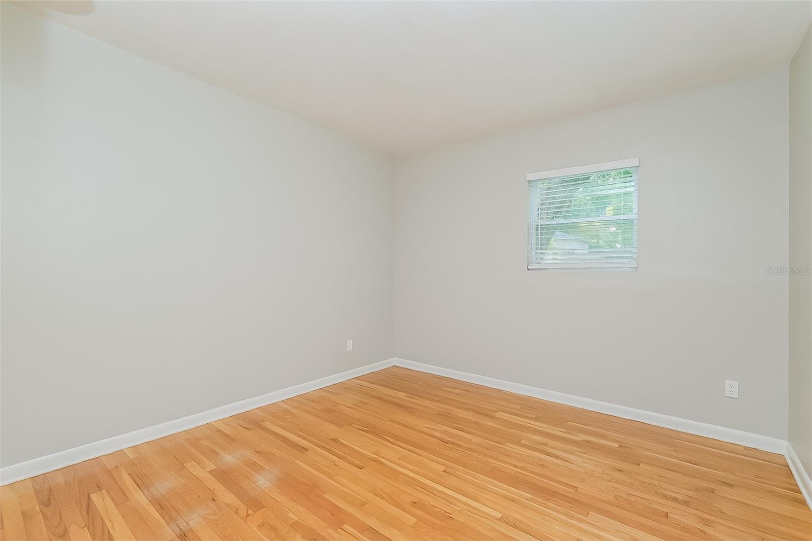 1415 E HENRY AVE, TAMPA, FL, 33604