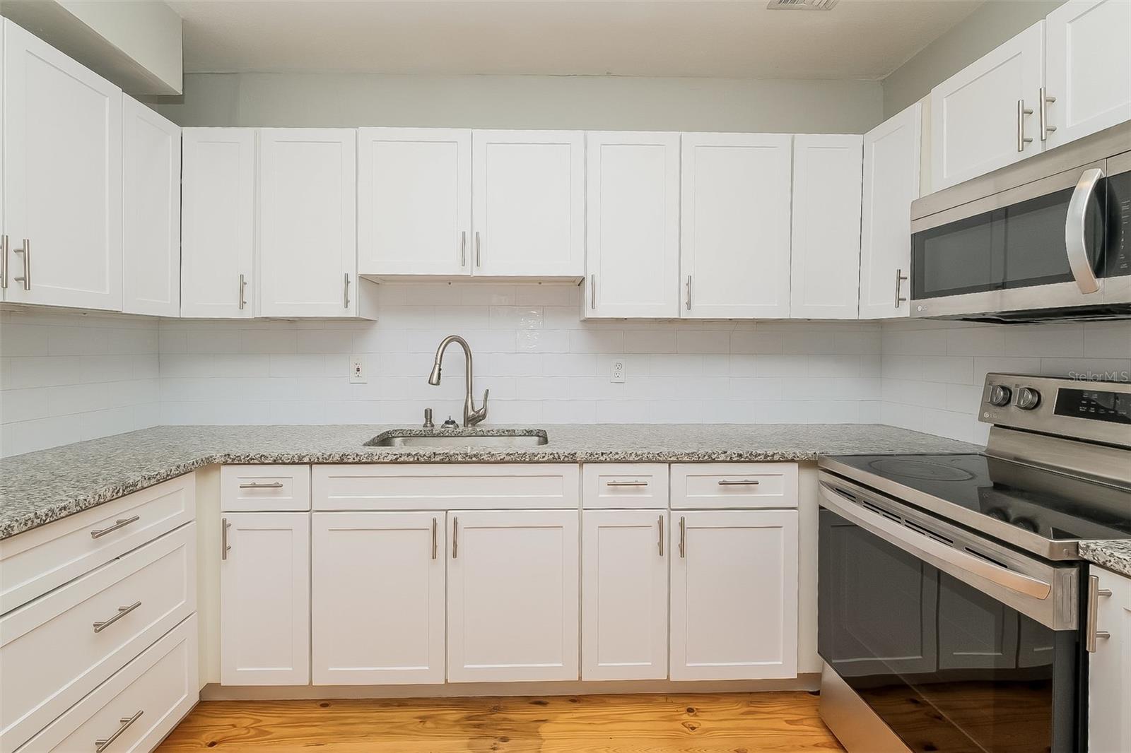 1415 E HENRY AVE, TAMPA, FL, 33604