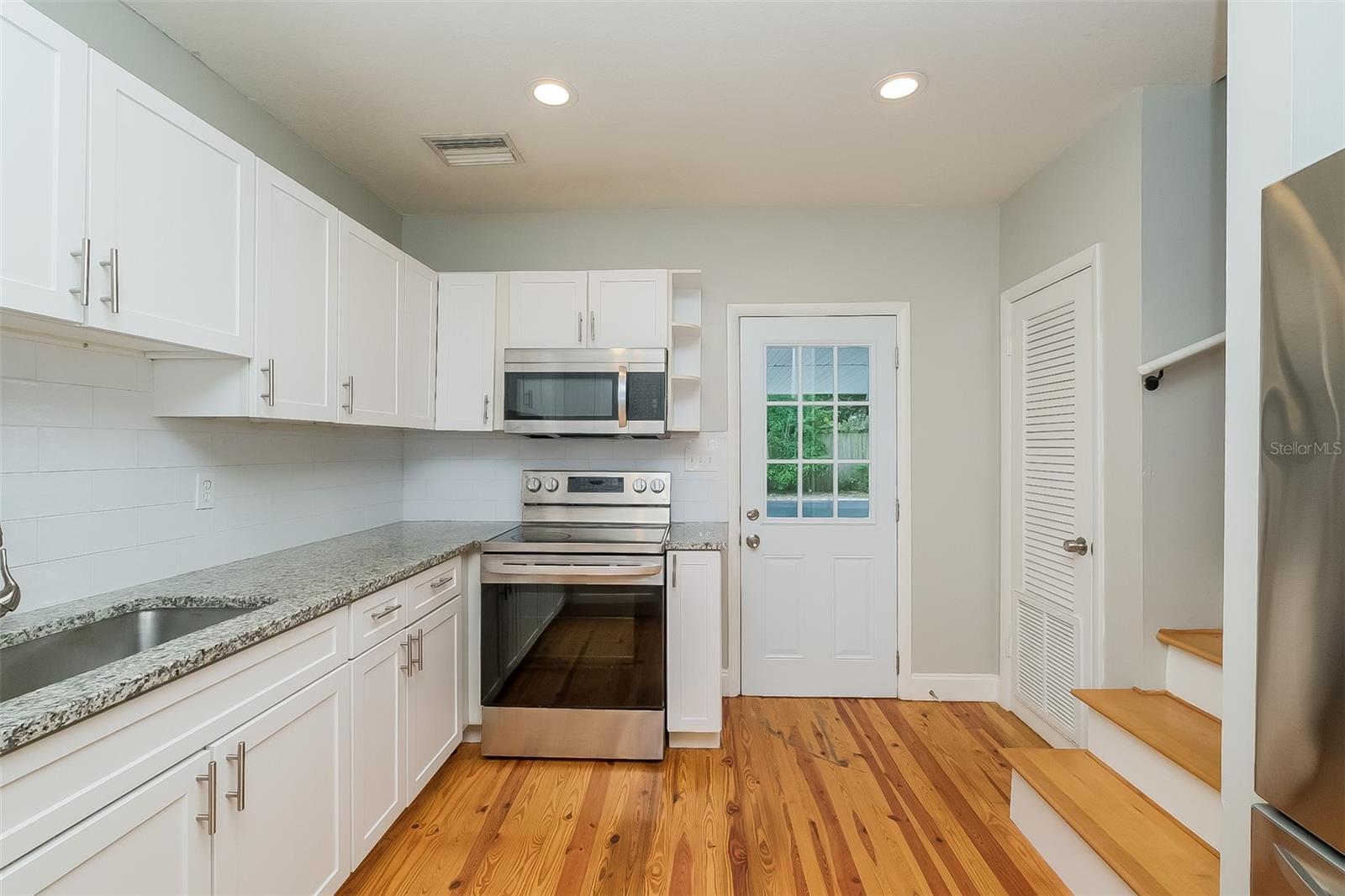 1415 E HENRY AVE, TAMPA, FL, 33604