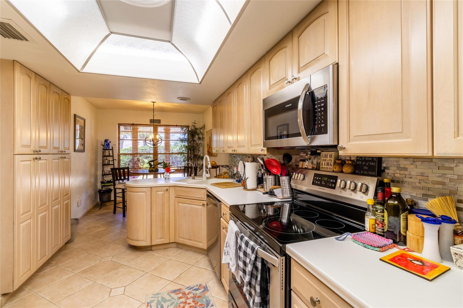 3605 COUNTRY CLUB BLVD #C, CAPE CORAL, FL, 33904