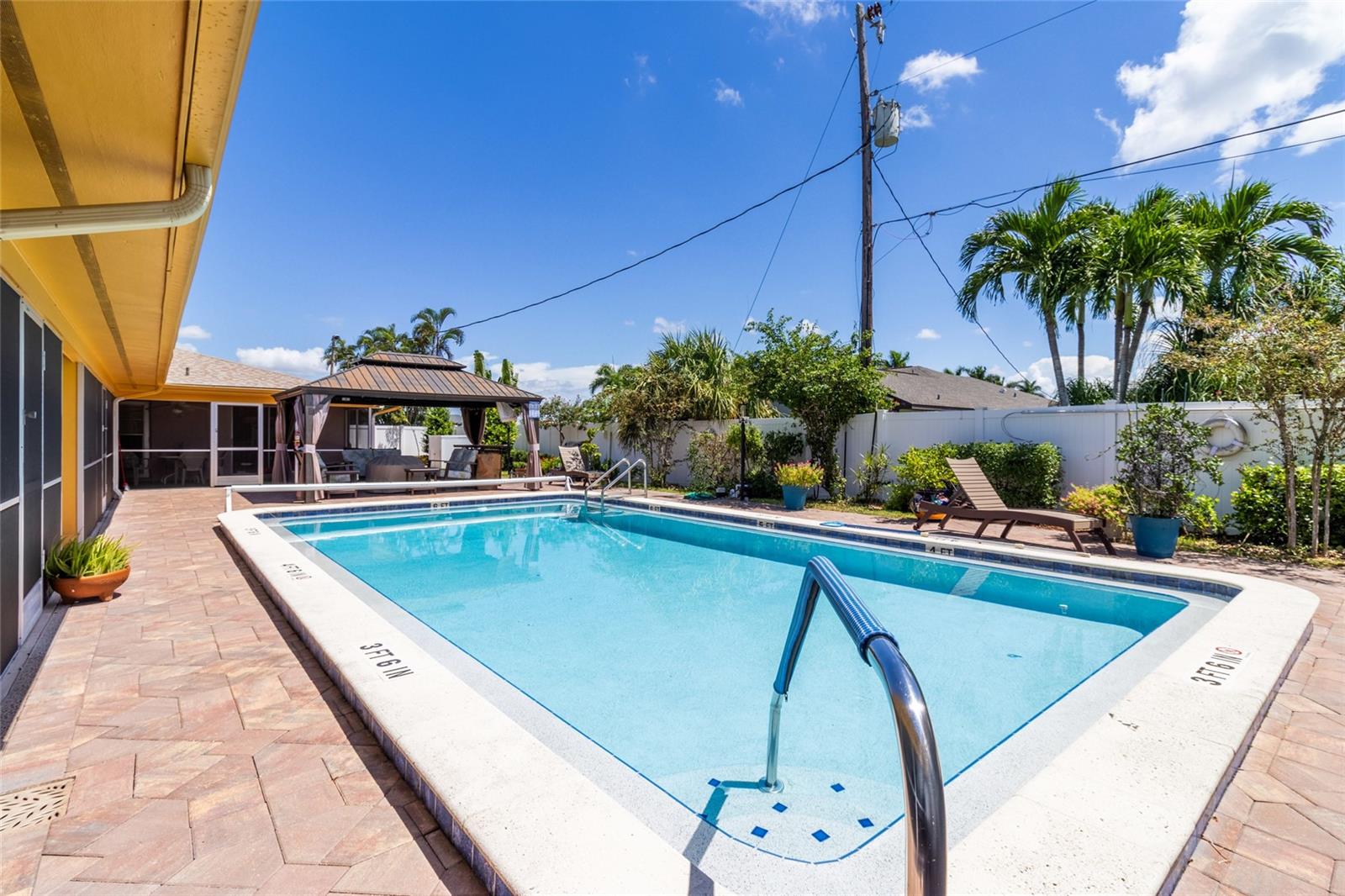 3605 COUNTRY CLUB BLVD #C, CAPE CORAL, FL, 33904