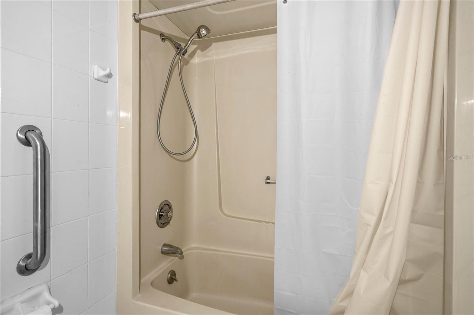 4518 GARNET DR #202, NEW PORT RICHEY, FL, 34652