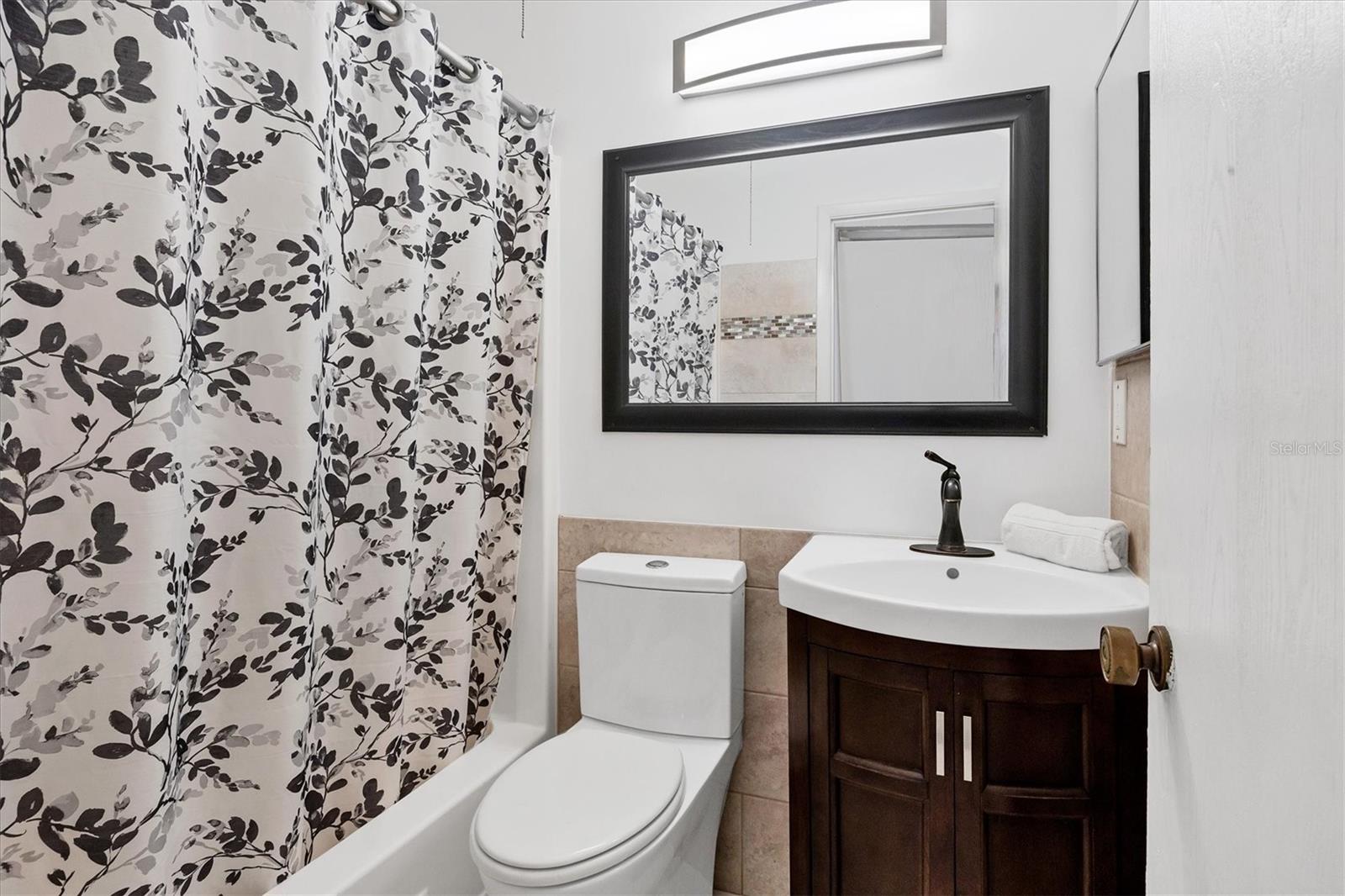 3245 BENEVA RD #104, SARASOTA, FL, 34232