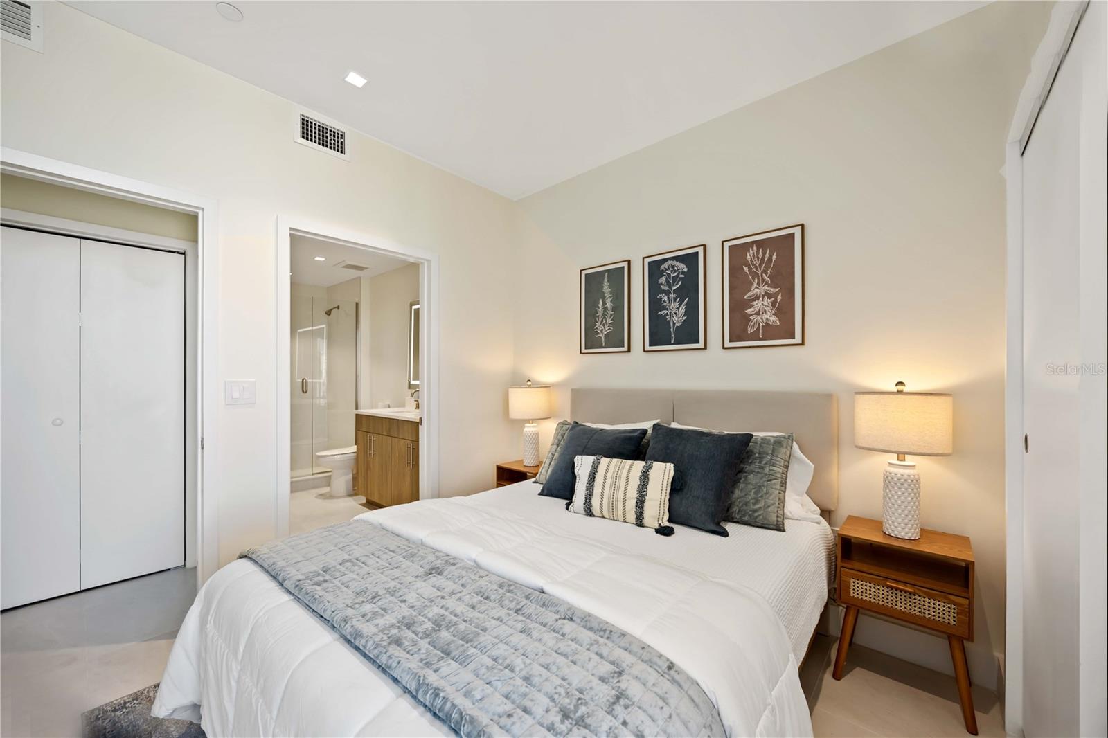 1558 4TH ST #402, SARASOTA, FL, 34236