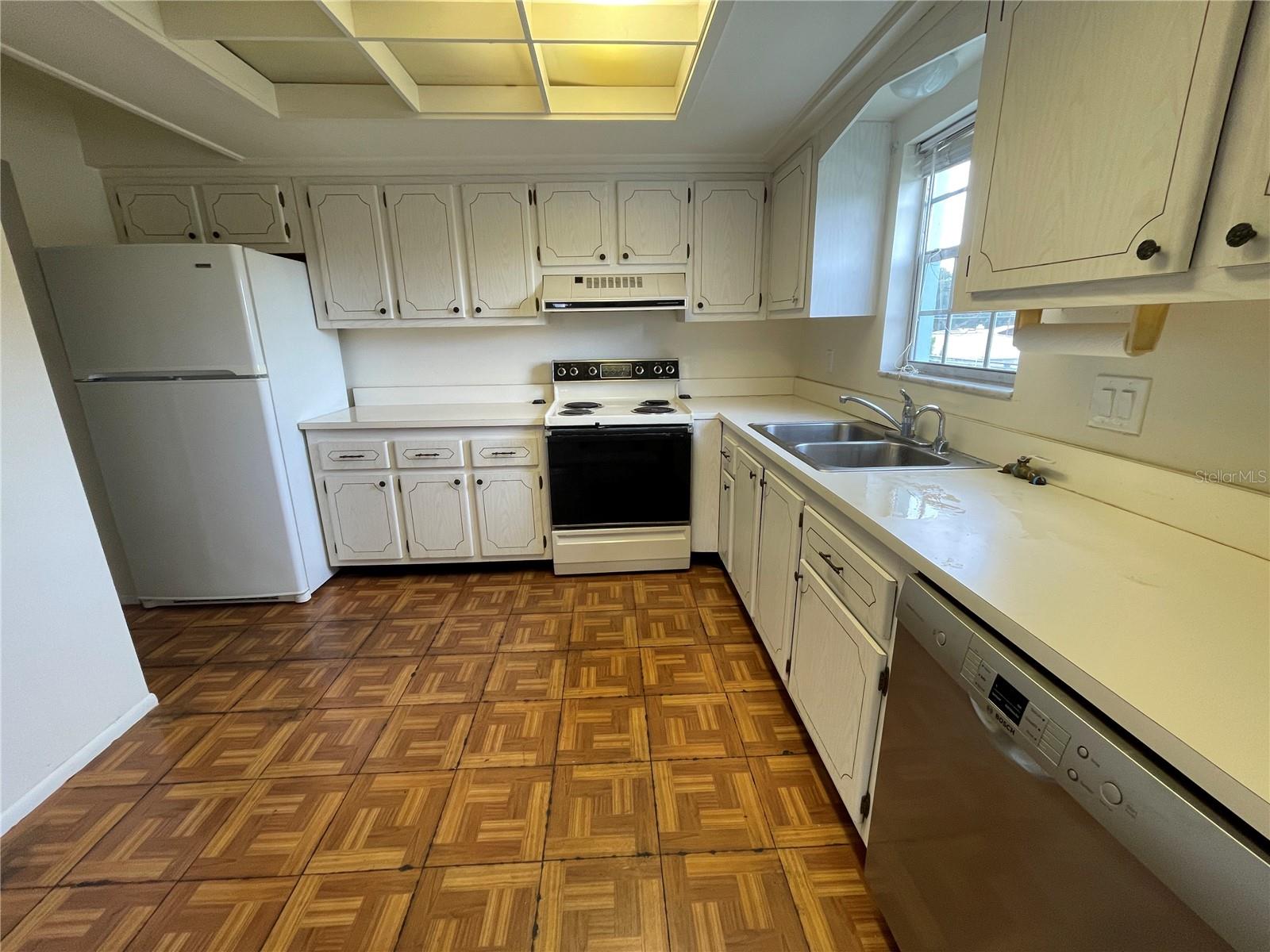 1706 BELLEAIR FOREST DR #214, BELLEAIR, FL, 33756