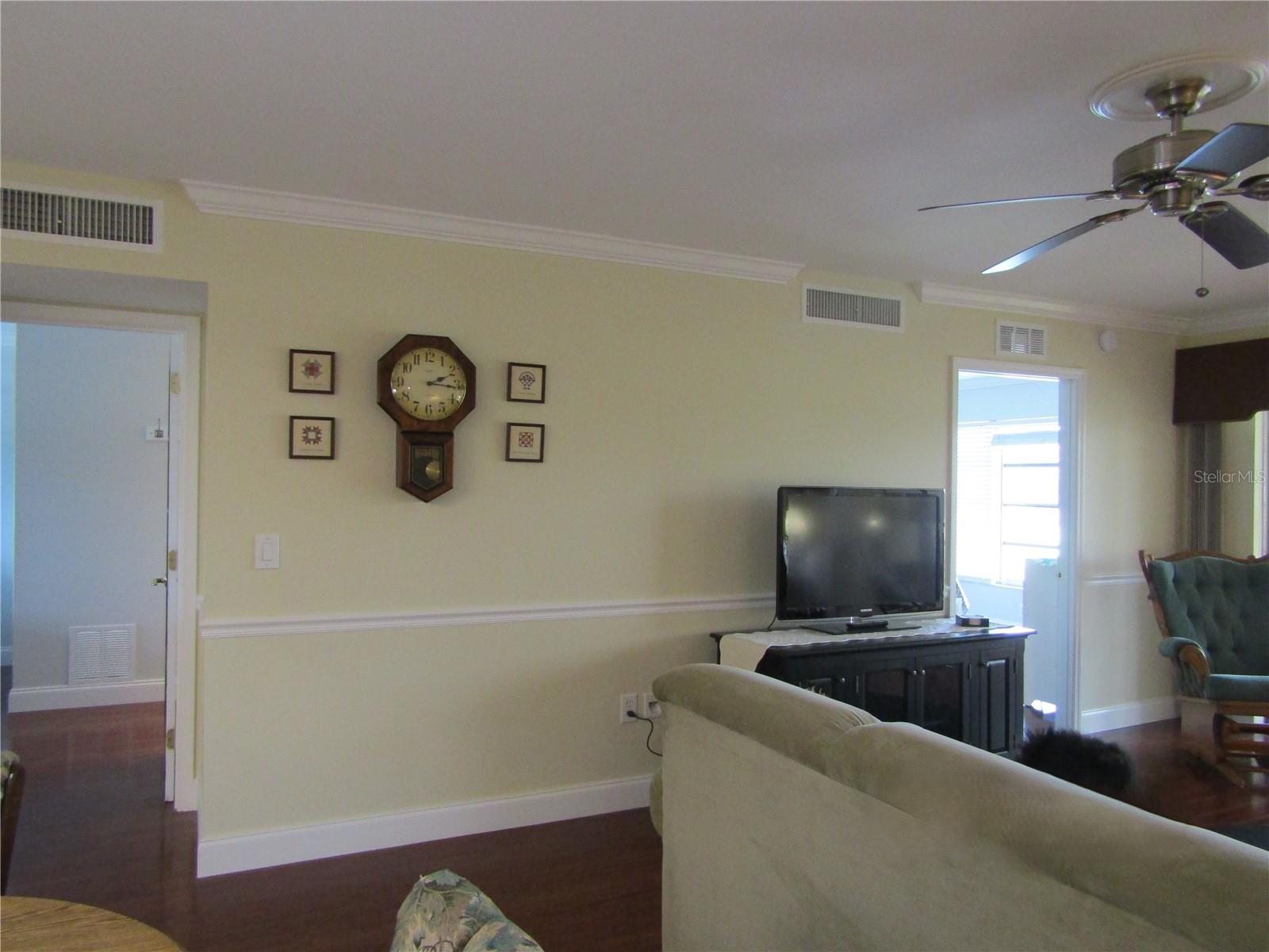 7351 W COUNTRY CLUB DR N #202, SARASOTA, FL, 34243