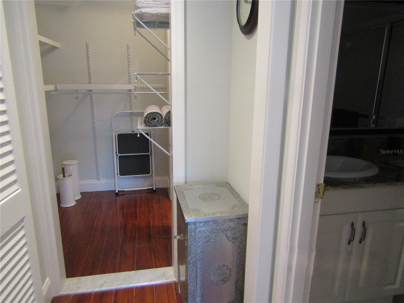 7351 W COUNTRY CLUB DR N #202, SARASOTA, FL, 34243