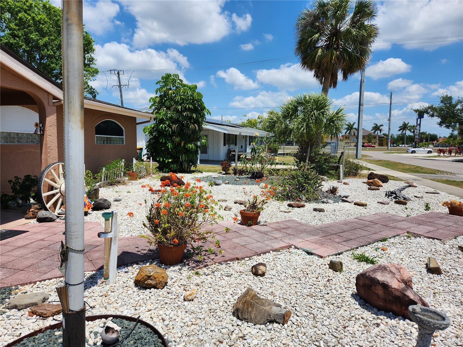 306 LASAYETTE DR NE, PORT CHARLOTTE, FL, 33952