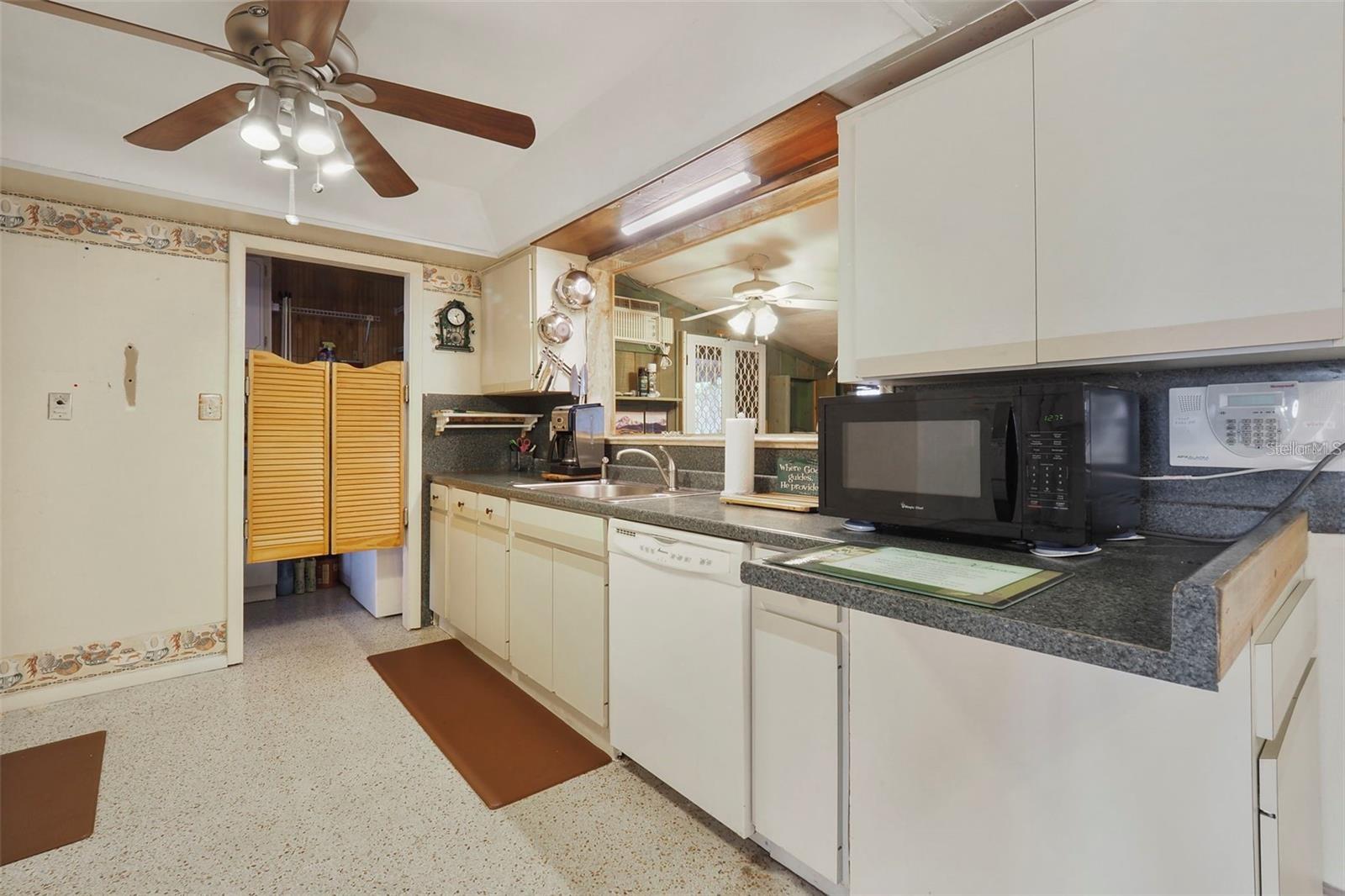 306 LASAYETTE DR NE, PORT CHARLOTTE, FL, 33952