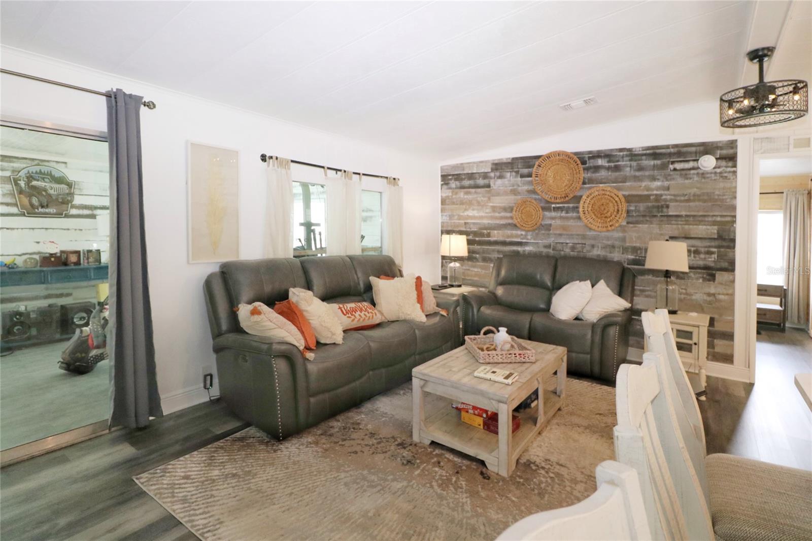 119 S SAINT THOMAS CIR, APOLLO BEACH, FL, 33572