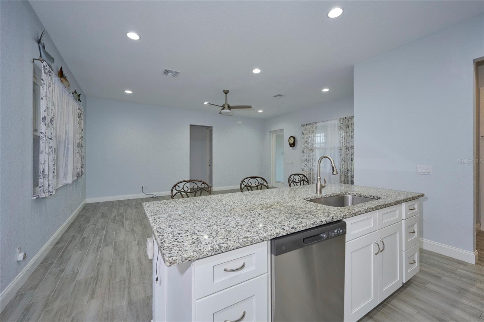 2430 PARK AVE, INDIAN LAKE ESTATES, FL, 33855