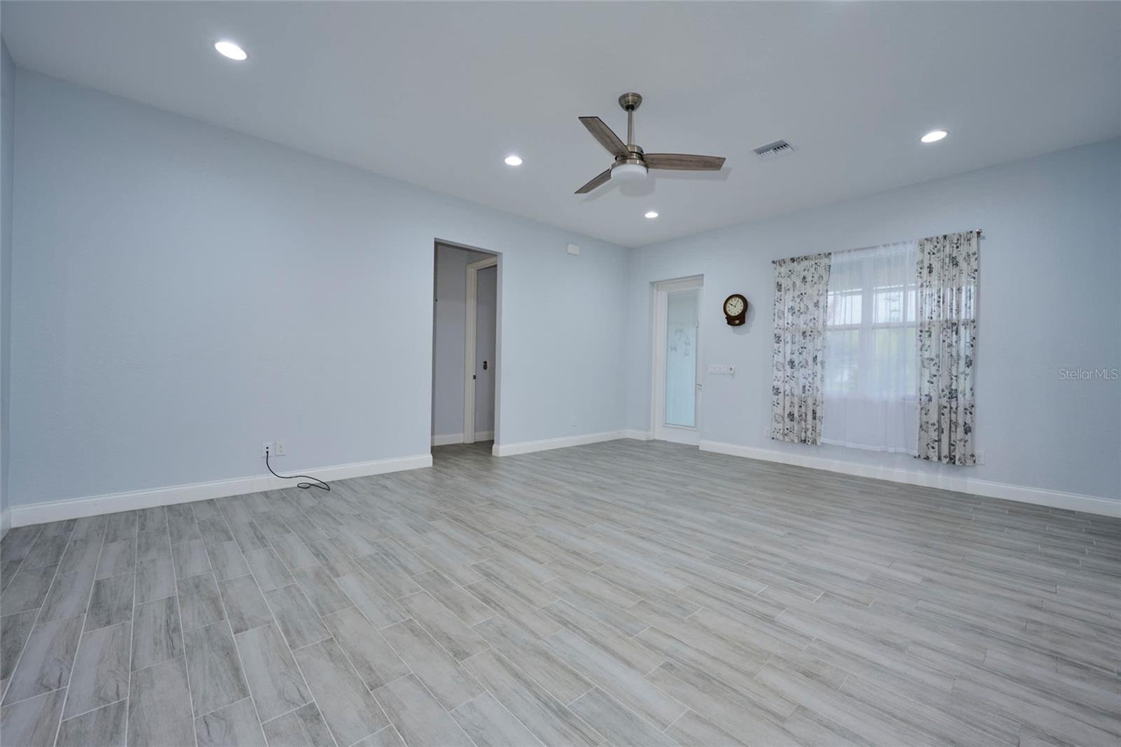 2430 PARK AVE, INDIAN LAKE ESTATES, FL, 33855