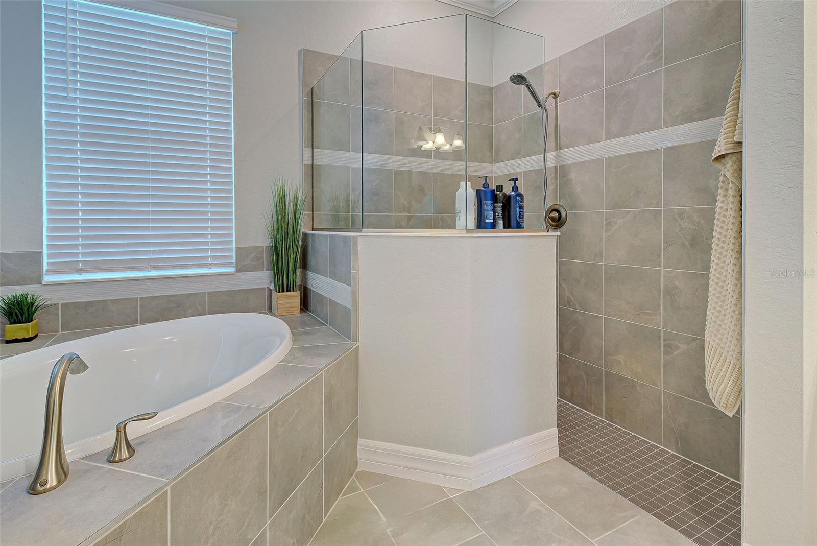 15240 SPANISH POINT DR, PORT CHARLOTTE, FL, 33981