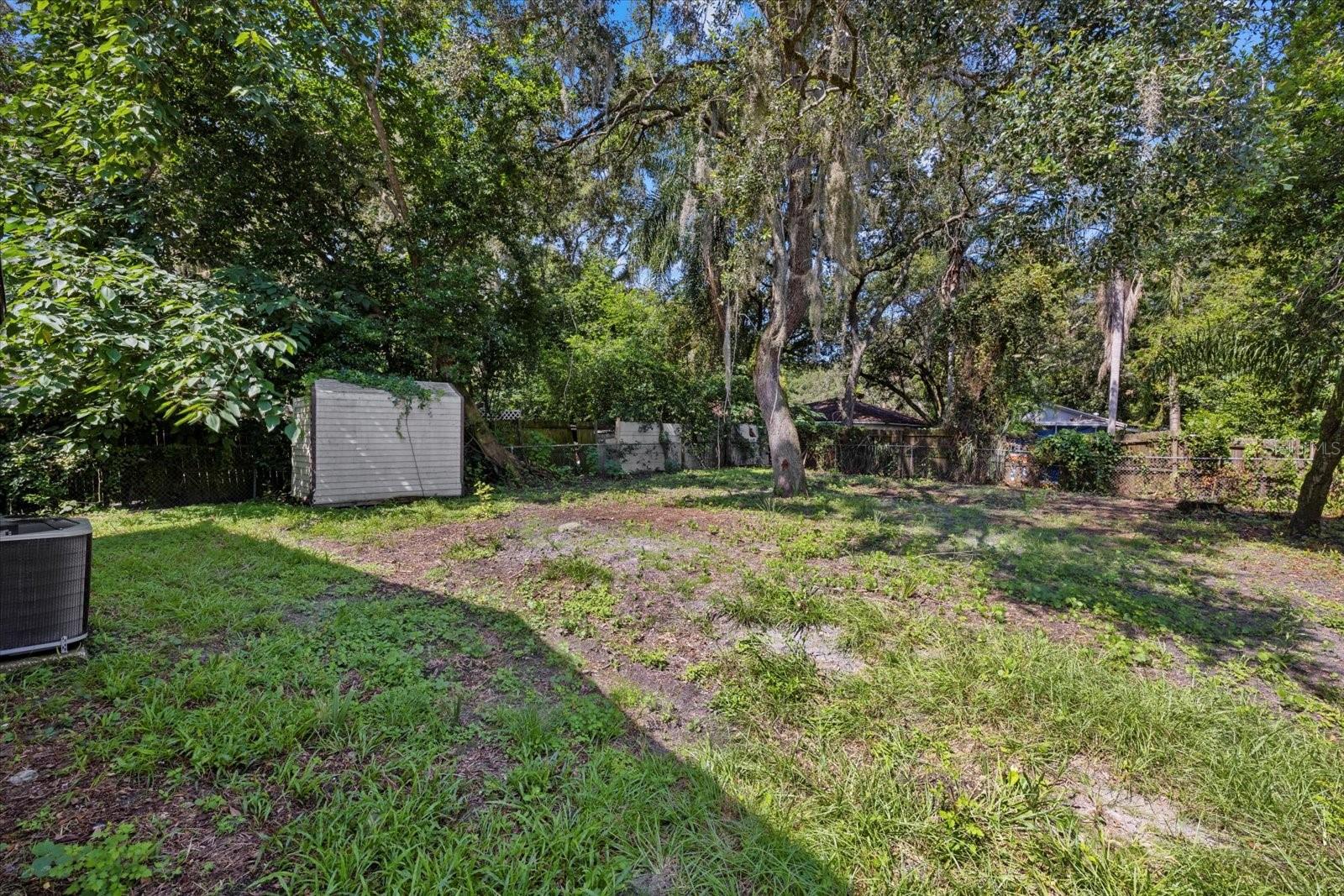 7018 N CENTER DR, TAMPA, FL, 33604