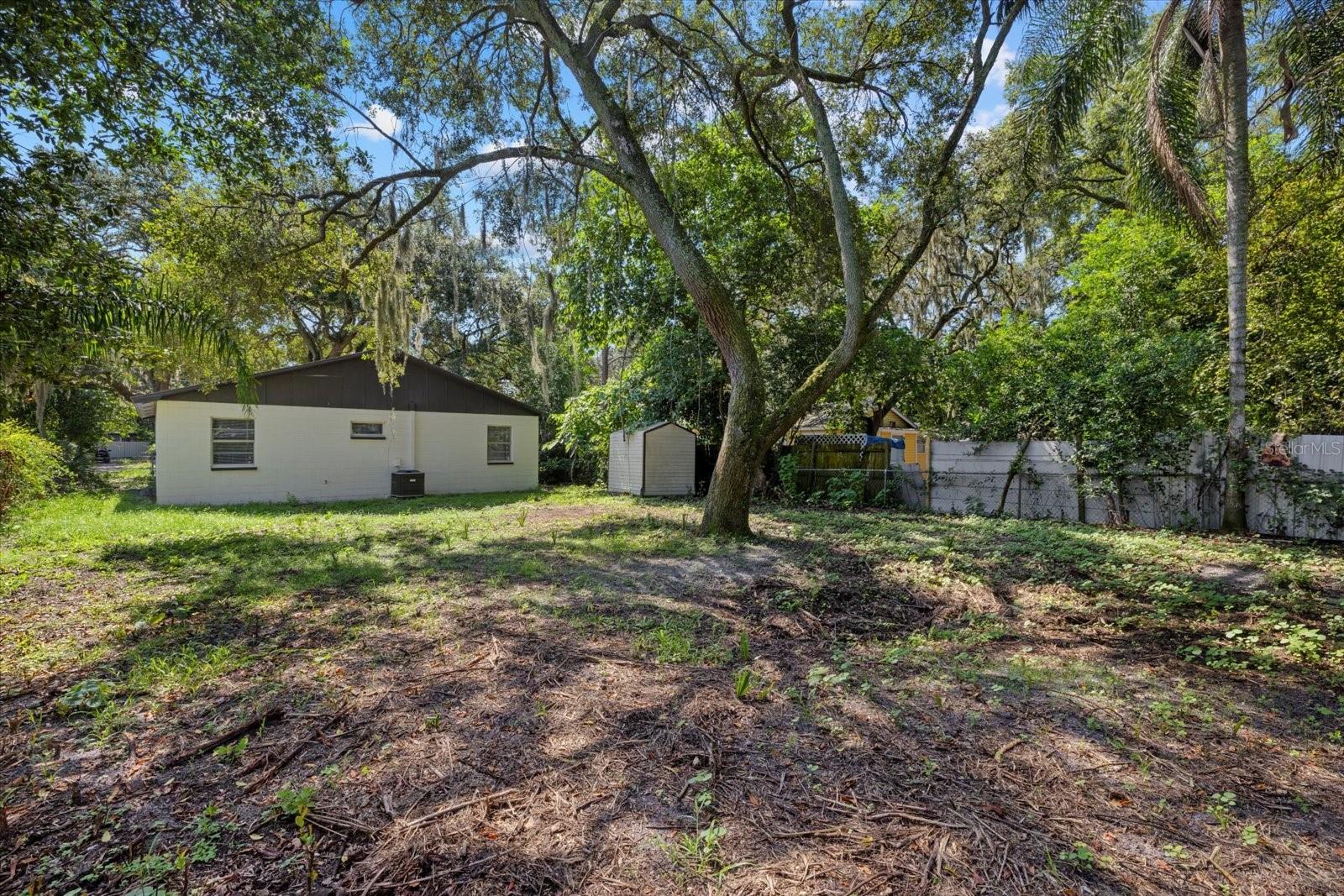 7018 N CENTER DR, TAMPA, FL, 33604