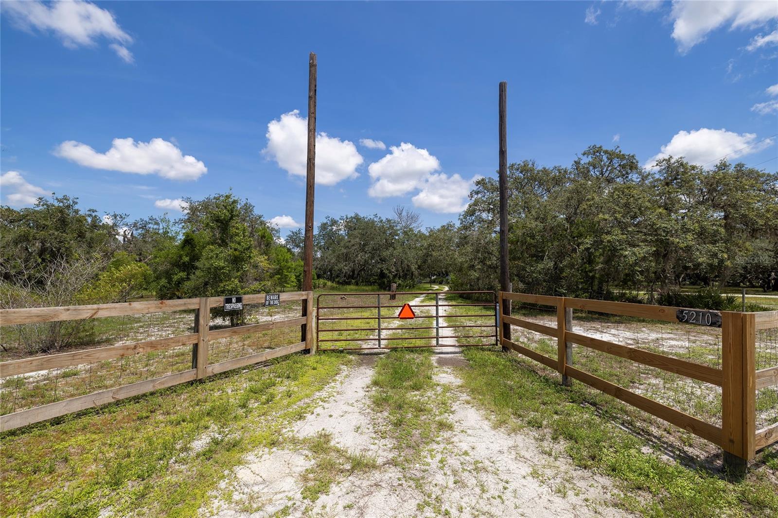 5210 WAUCHULA RD, MYAKKA CITY, FL, 34251