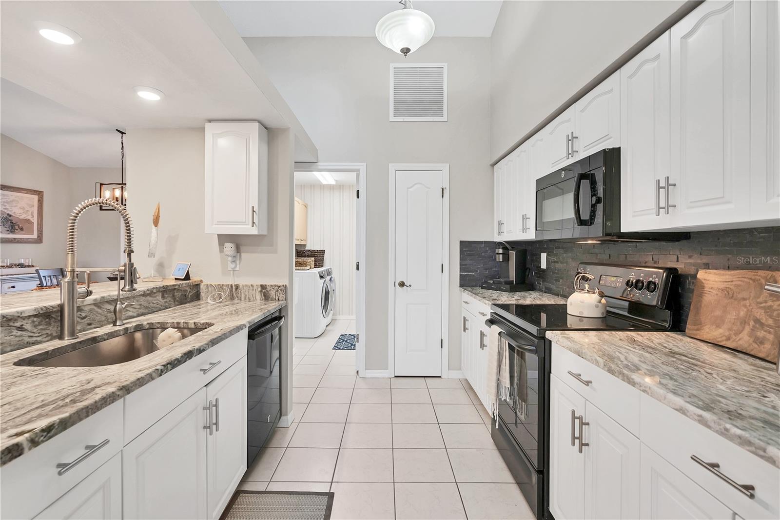 38 BUNKER WAY, ROTONDA WEST, FL, 33947
