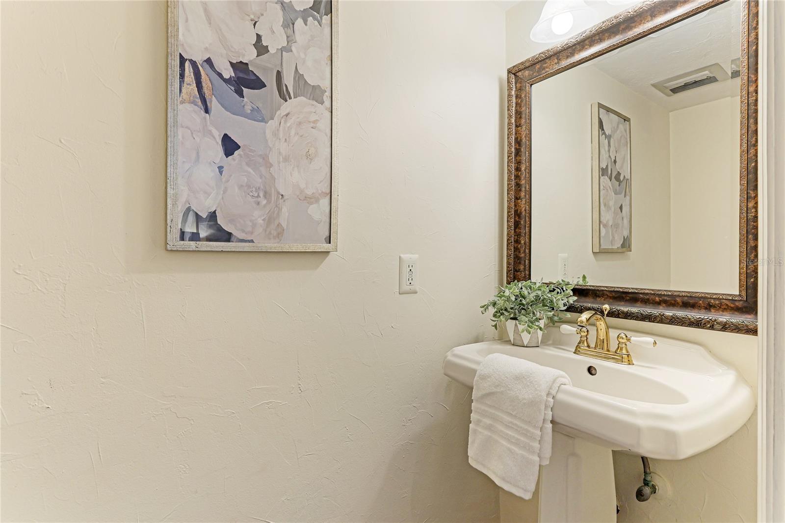 11 SANDY COVE RD #8-F, SARASOTA, FL, 34242