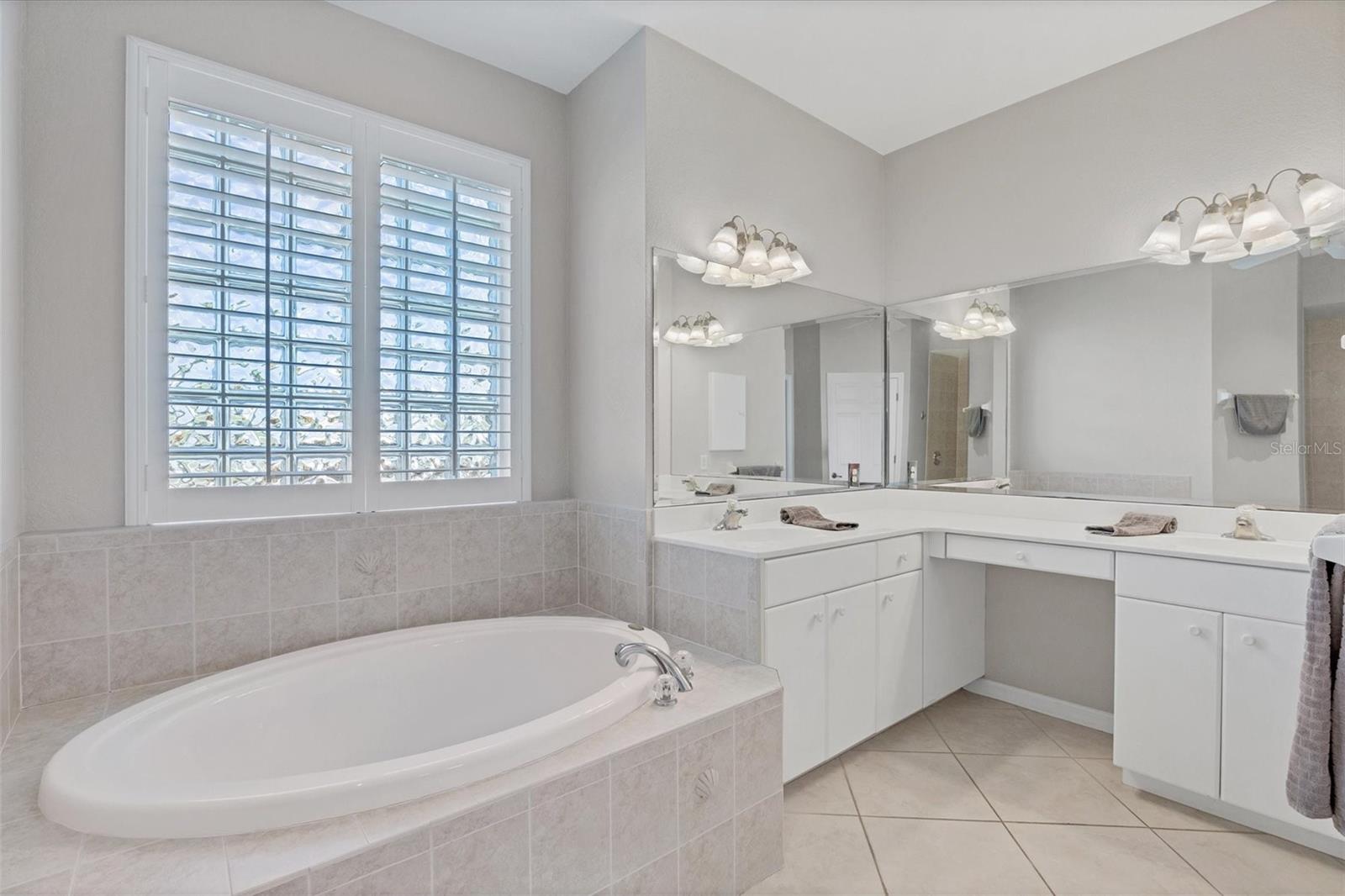 39 MEDALIST CIR, ROTONDA WEST, FL, 33947