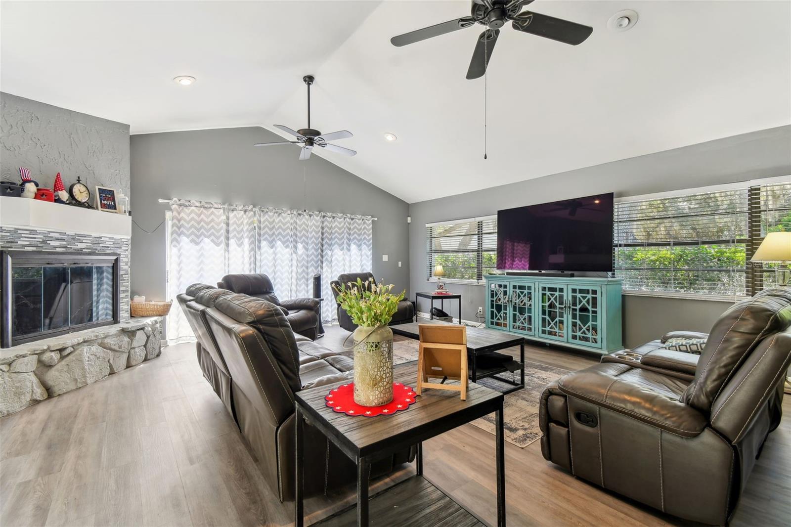 10208 GROVE DR, PORT RICHEY, FL, 34668