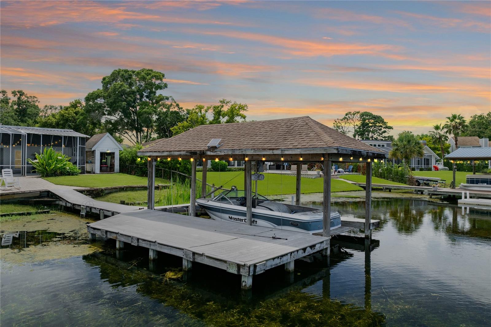 3744 E LAKE DR, LAND O LAKES, FL, 34639